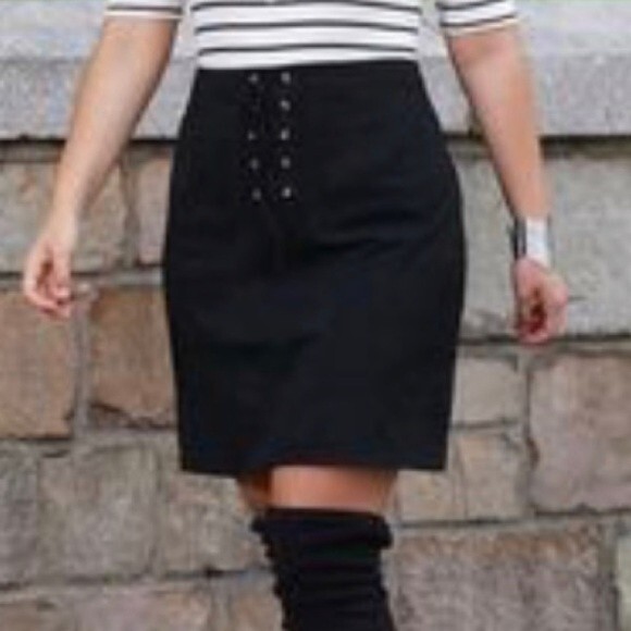 Cato black faux suede festival mini skirt with pockets size 2 NWT - Picture 3 of 10